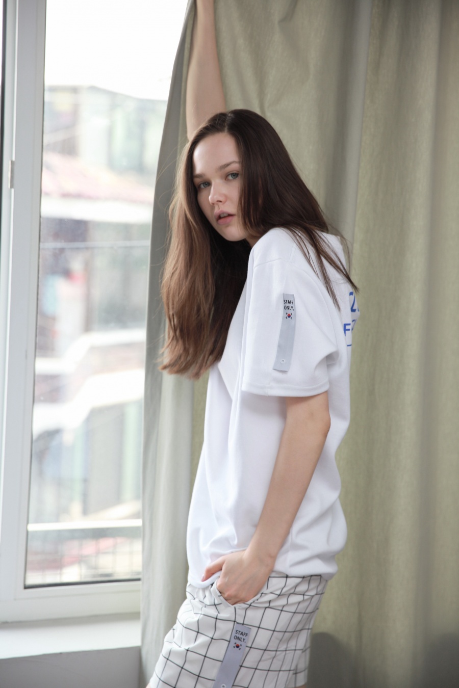 스텝온리(STAFFONLY) CLOSED (WHITE)