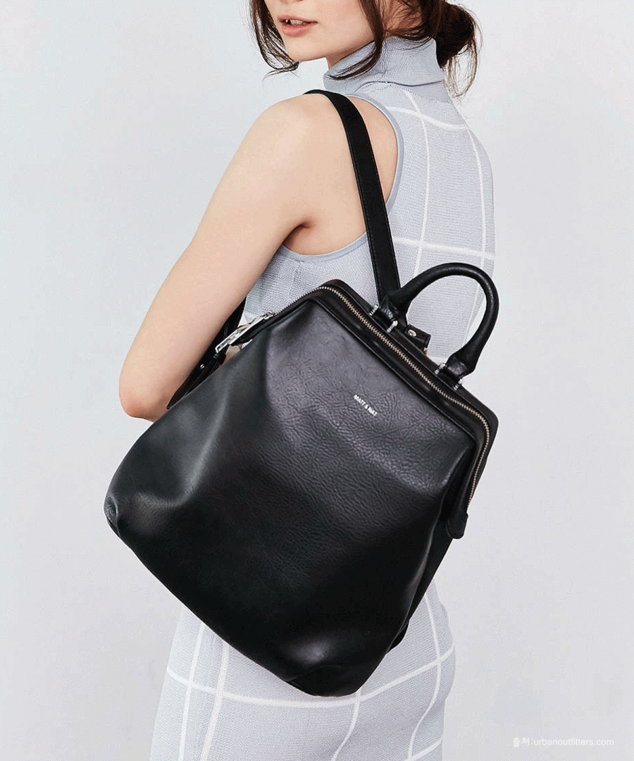 맷앤냇(MATT&NAT) MATT&NAT BACKPACK VIGNELLI(비녤리 백팩)