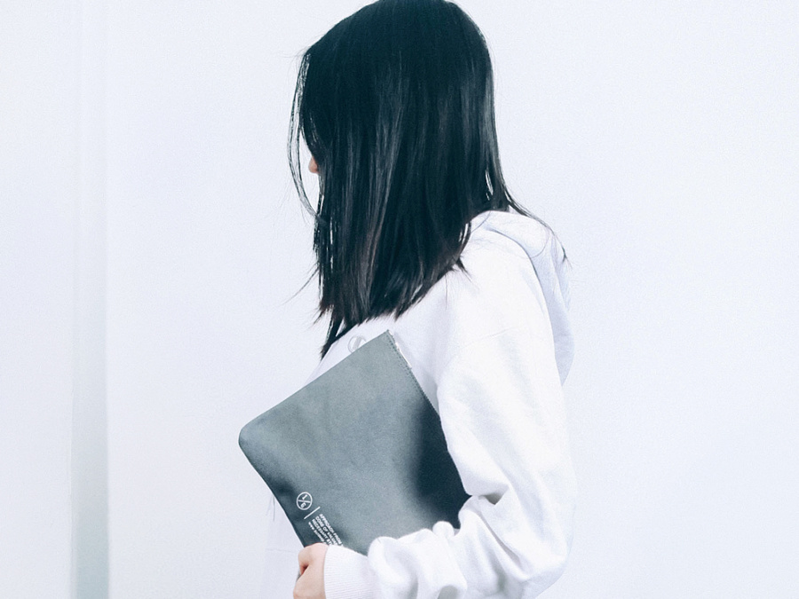 벗딥(BUTDEEP) MINIMAL POUCH(L)-BLACK