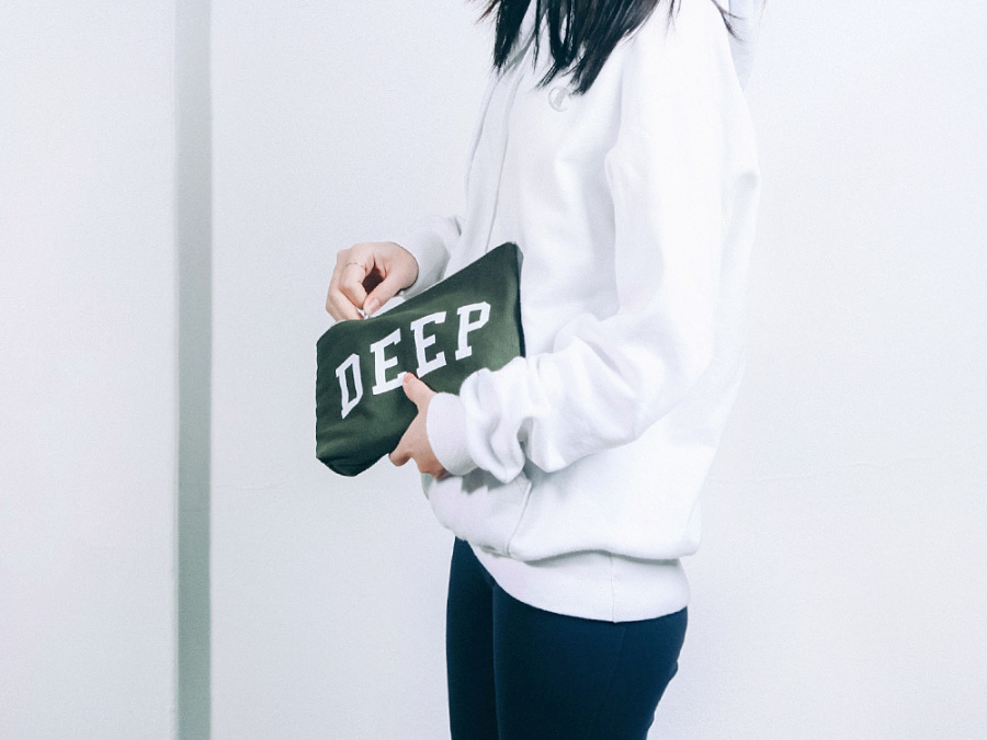 벗딥(BUTDEEP) DEEP POUCH(M)-IVORY
