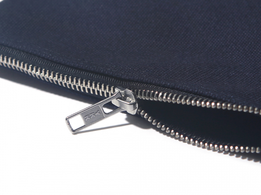 벗딥(BUTDEEP) MINIMAL LOGO POUCH(S)-NAVY