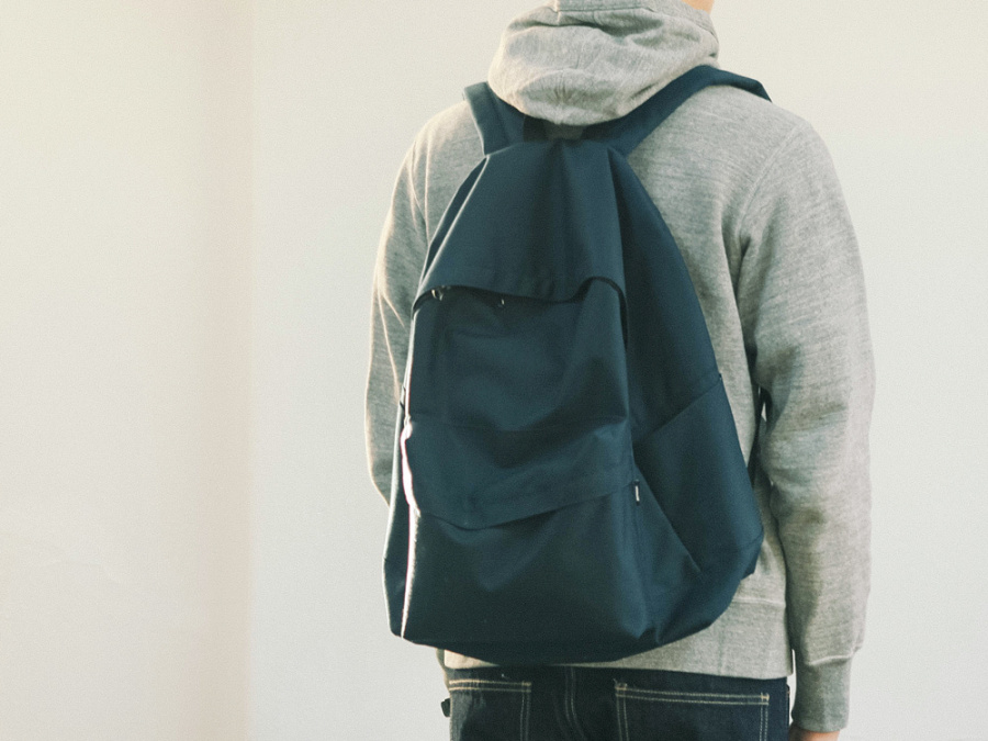 벗딥(BUTDEEP) STANDARD BACKPACK-NAVY