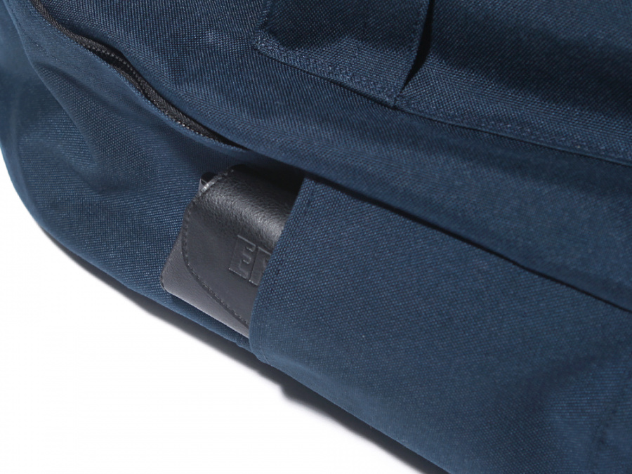 벗딥(BUTDEEP) STANDARD BACKPACK-NAVY