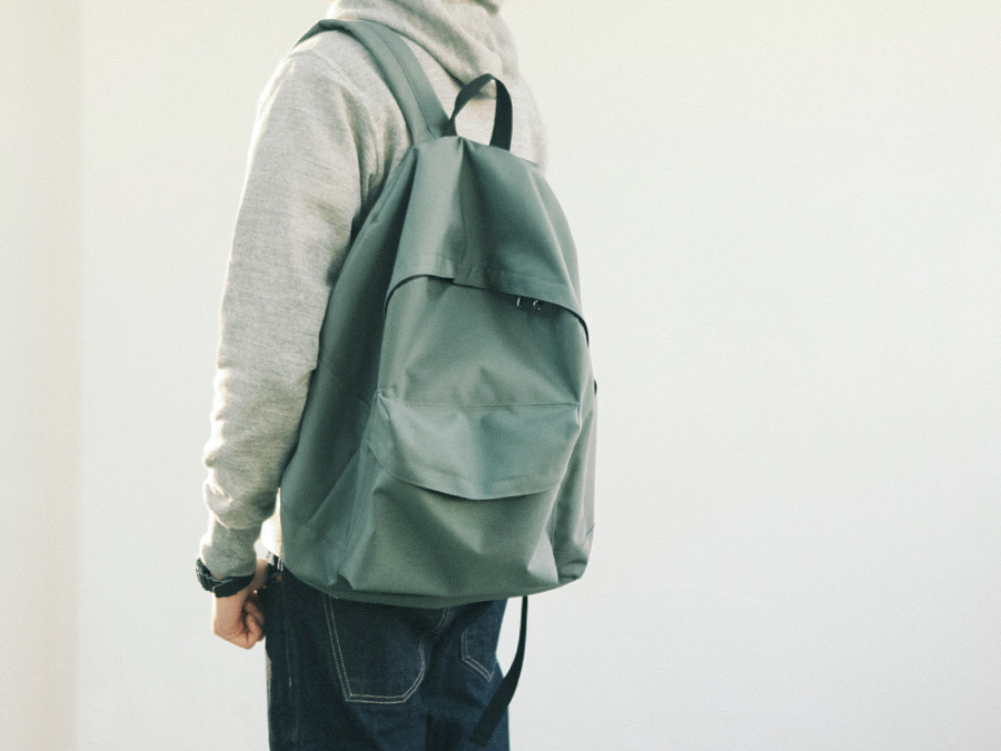 벗딥(BUTDEEP) STANDARD BACKPACK-GREY