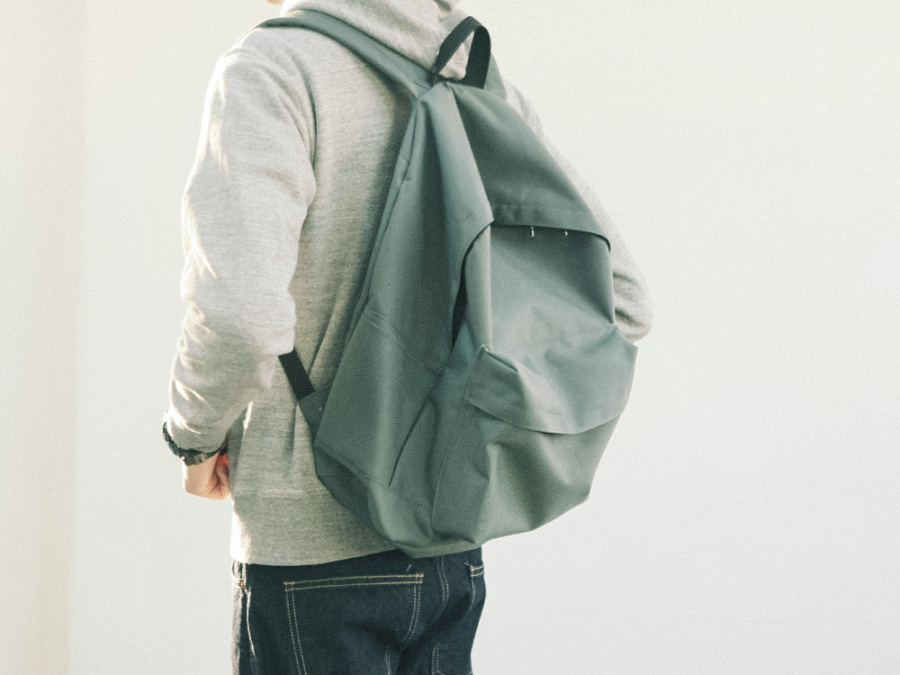 벗딥(BUTDEEP) STANDARD BACKPACK-GREY