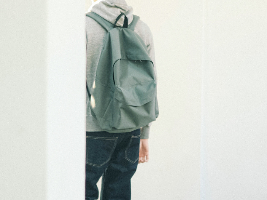 벗딥(BUTDEEP) STANDARD BACKPACK-GREY