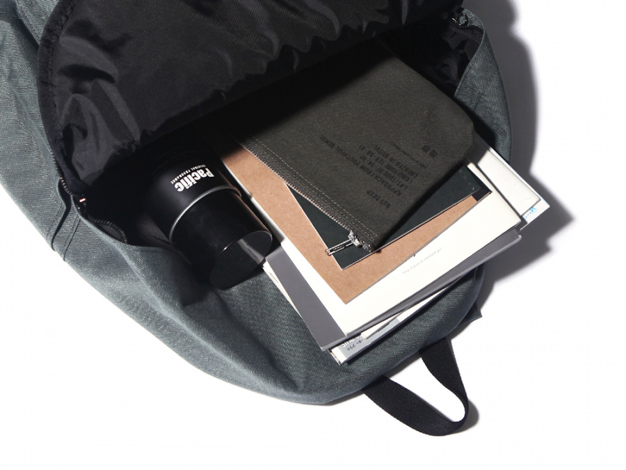 벗딥(BUTDEEP) STANDARD BACKPACK-GREY