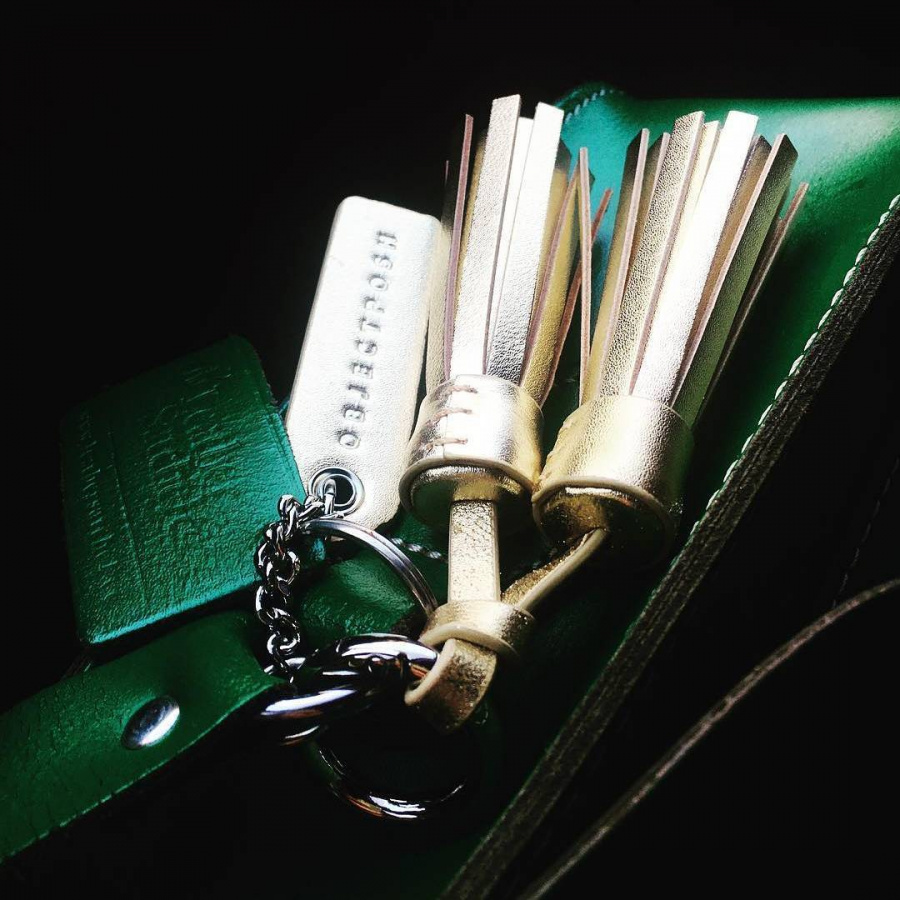 오브젝트포쉬(OBJECTPOSH) 더블 태슬 골드