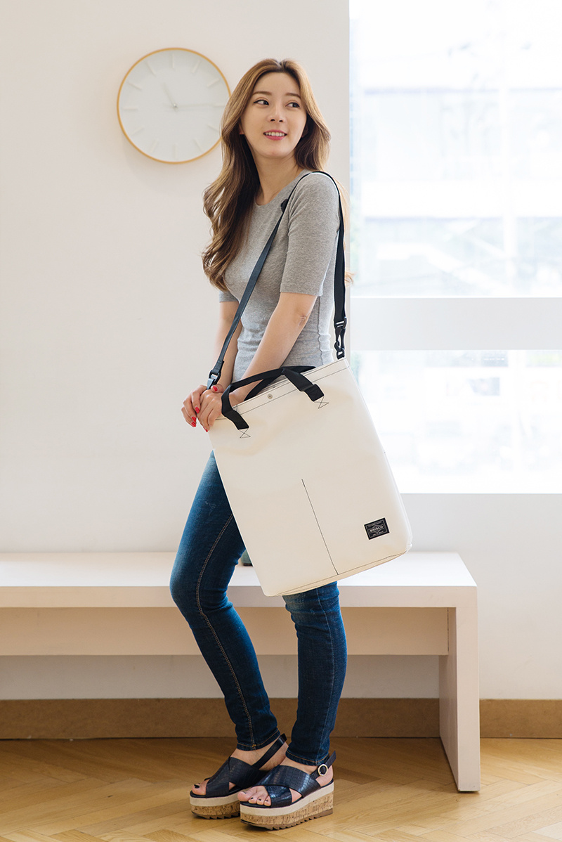 브리스코(BRISCO) TAPO Cross & Tote Bag_White 타포린 크로스백 토트백