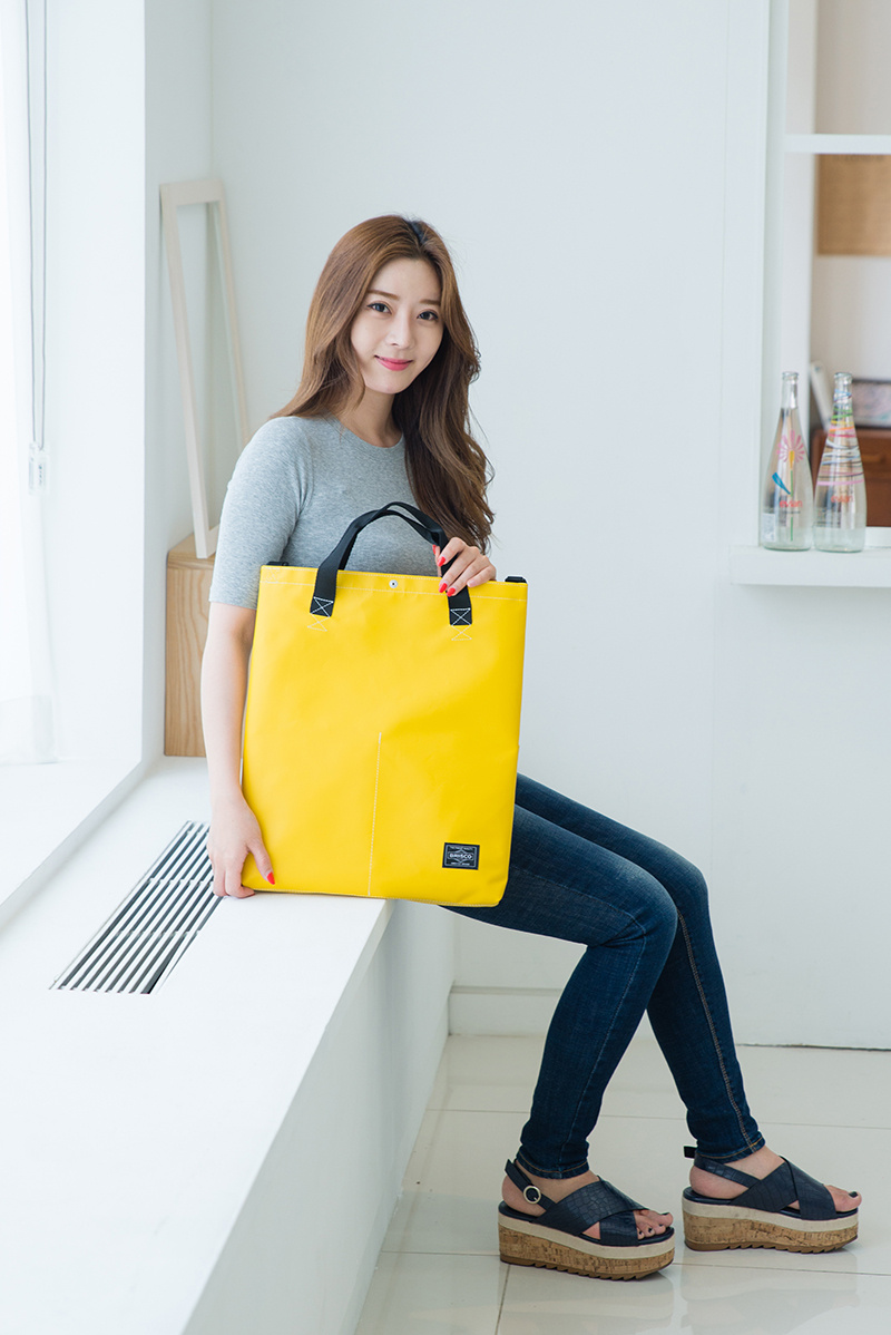 브리스코(BRISCO) TAPO Cross & Tote Bag_Yellow 타포린 크로스백 토트백