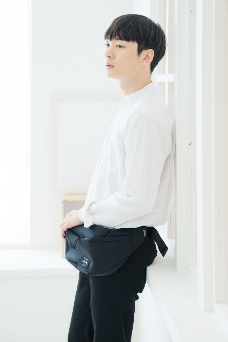 브리스코(BRISCO) HALF MOON Waist Bag_1800Black 힙색 웨이스트백