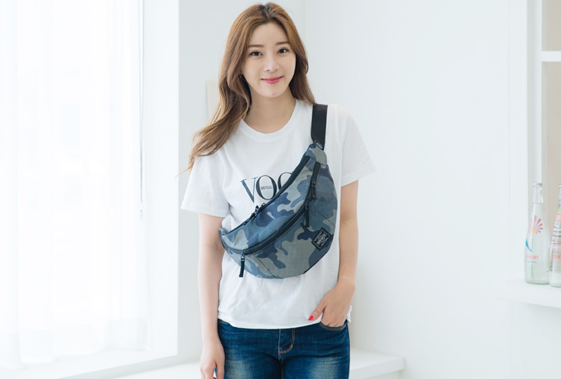 브리스코(BRISCO) HALF MOON Waist Bag_Camo 힙색 웨이스트백