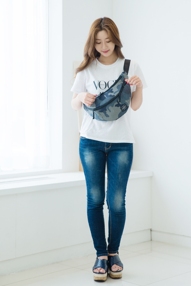 브리스코(BRISCO) HALF MOON Waist Bag_Camo 힙색 웨이스트백