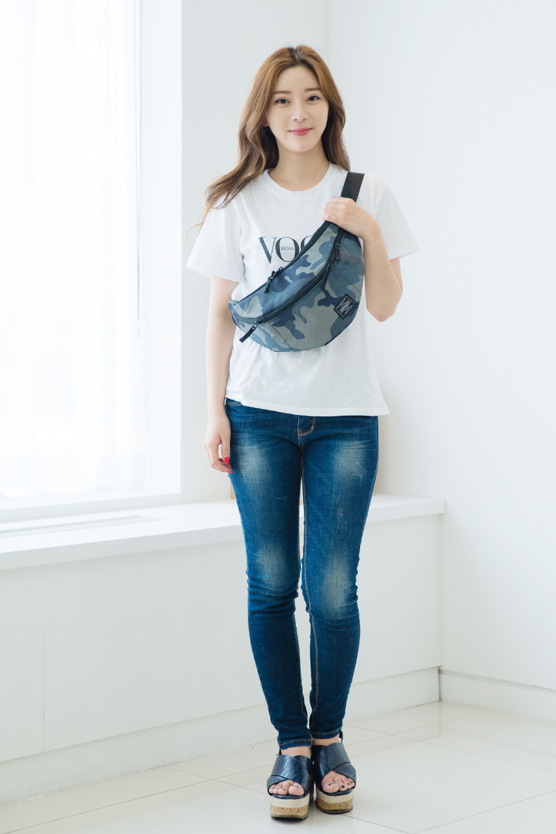 브리스코(BRISCO) HALF MOON Waist Bag_Camo 힙색 웨이스트백