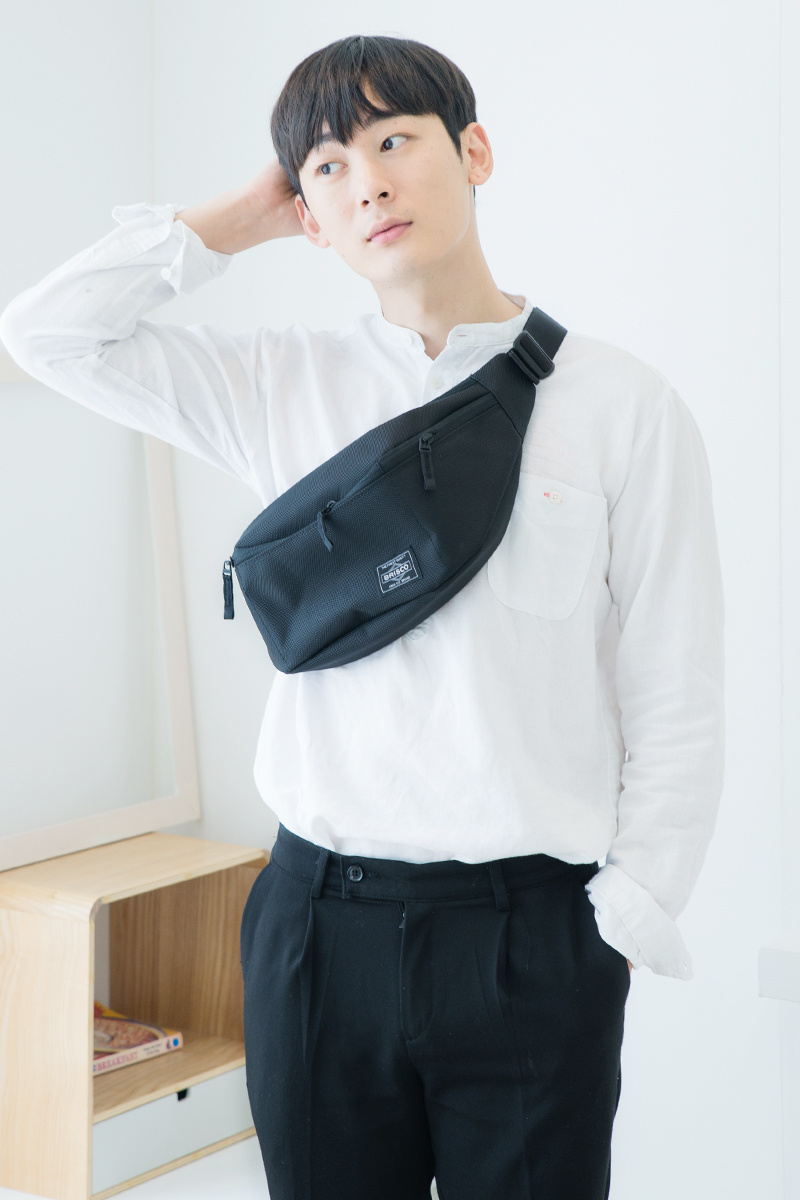 브리스코(BRISCO) HALF MOON Waist Bag_Camo 힙색 웨이스트백