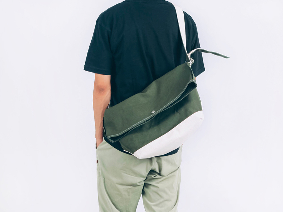 벗딥(BUTDEEP) FLAP MESSENGER BAG-OLIVE/NATURAL