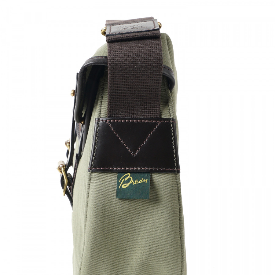 브래디백(BRADYBAGS) 브래디 백 스몰 아리엘 트라우트 피싱 백 라이트 올리브
