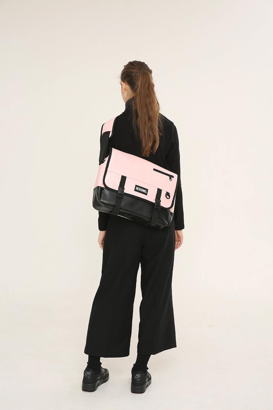 네이키드니스(NEIKIDNIS) [레더] ICON MESSENGER BAG / LEATHER PINK