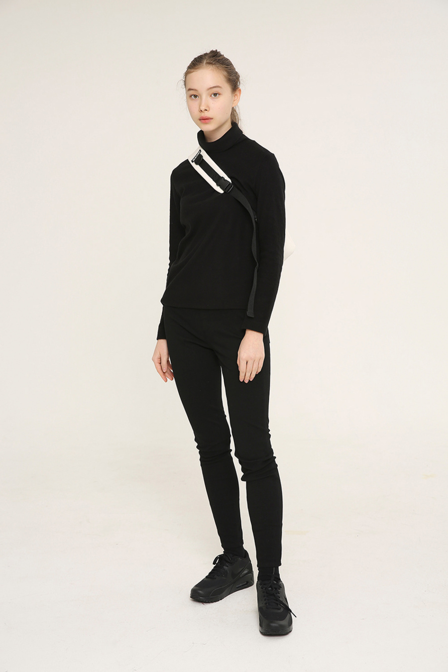 네이키드니스(NEIKIDNIS) [레더] DAILY SLING BAG / LEATHER IVORY