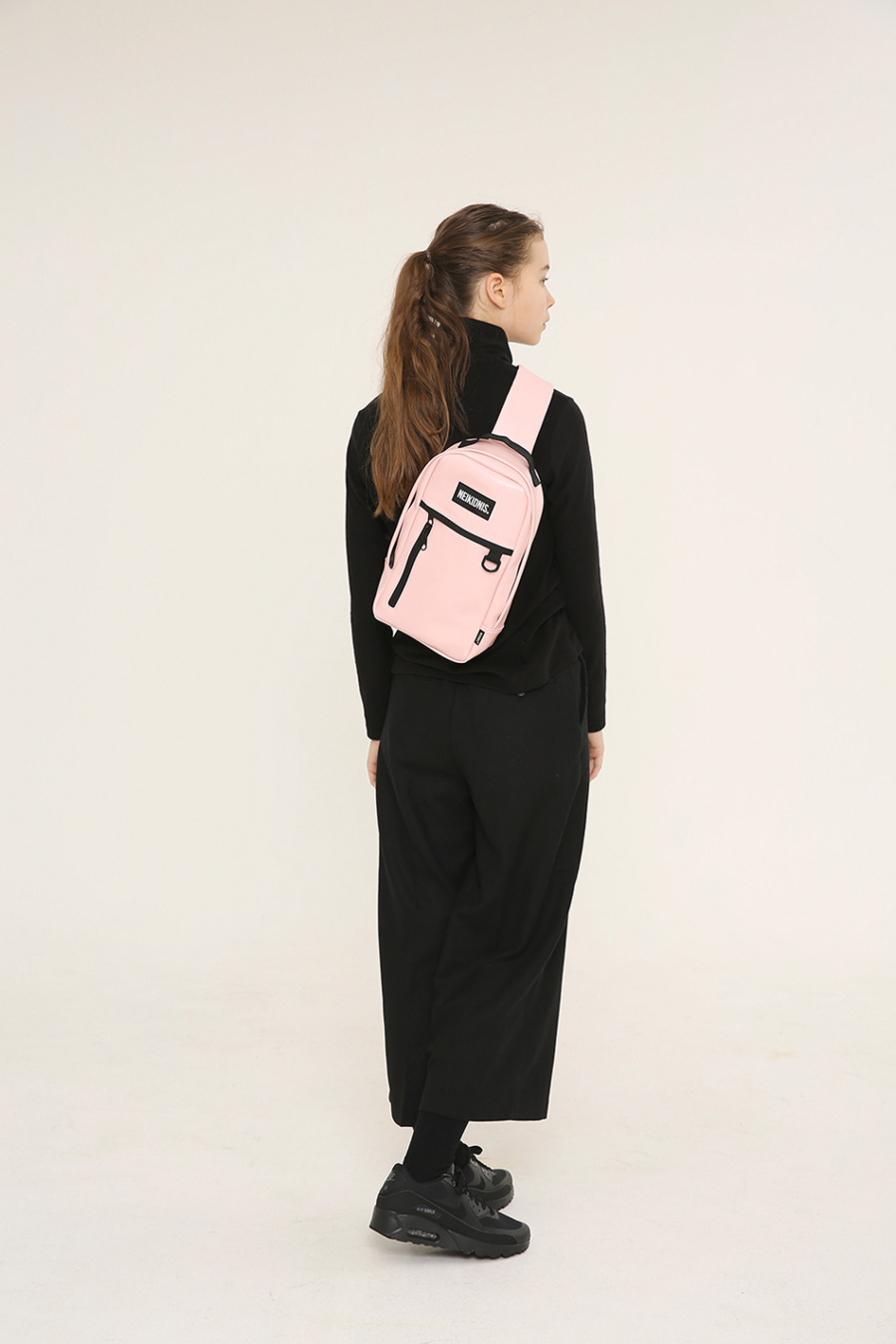 네이키드니스(NEIKIDNIS) [레더] DAILY SLING BAG / LEATHER PINK