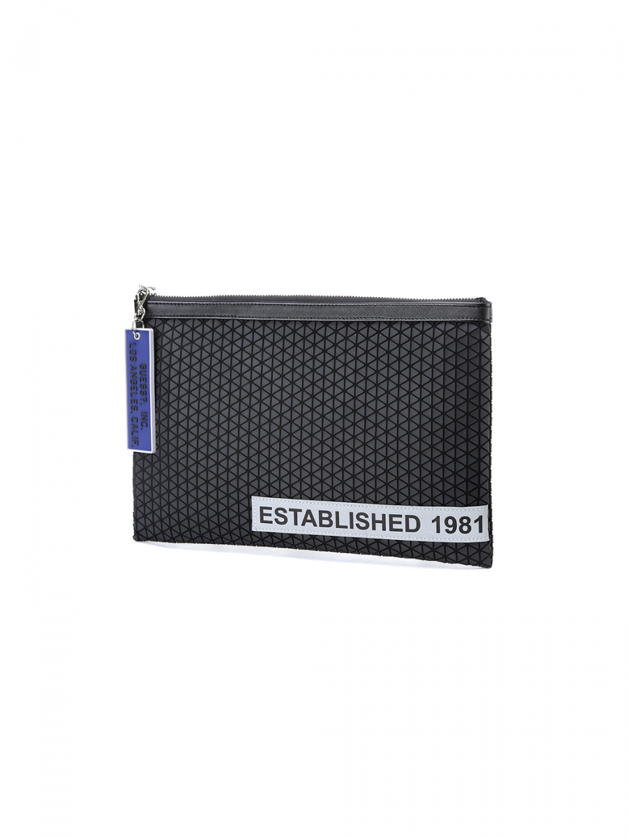 게스(GUESS) 삼각 엠보 클러치