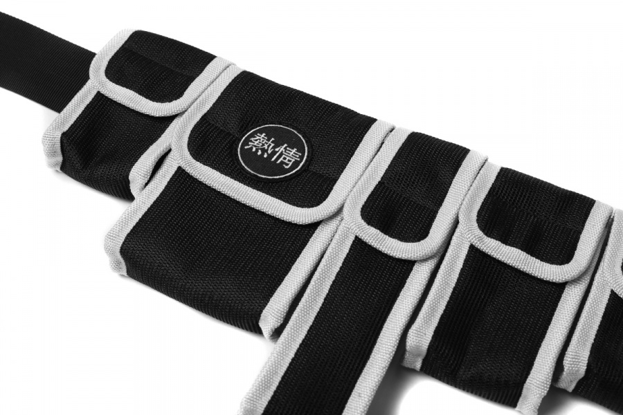 도름(DOLM) Utility Hip Sack Black/White