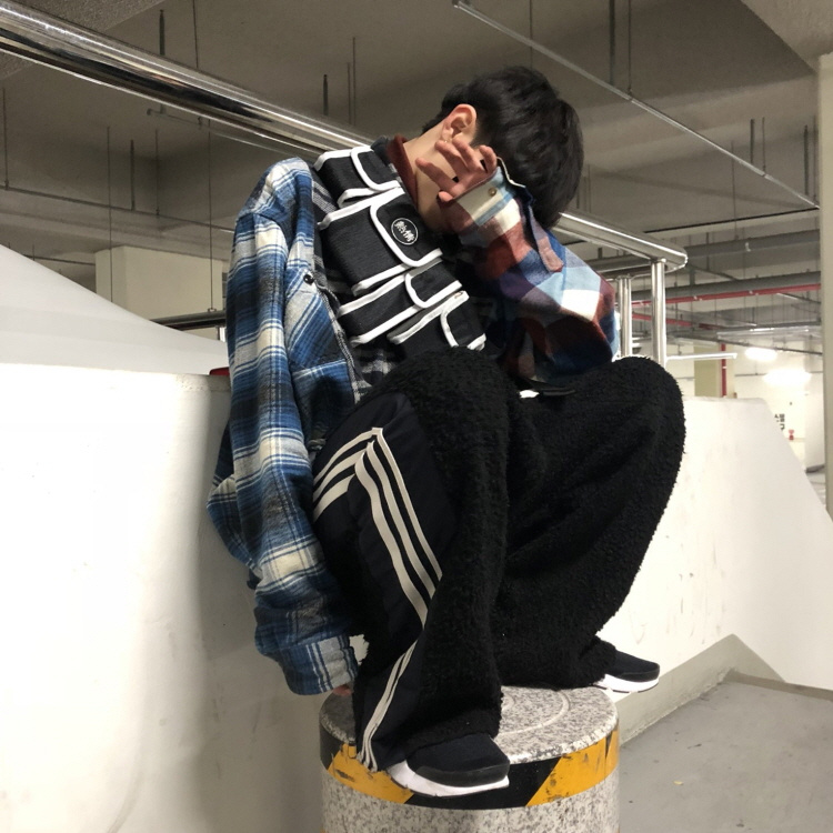 도름(DOLM) Utility Hip Sack Black/White