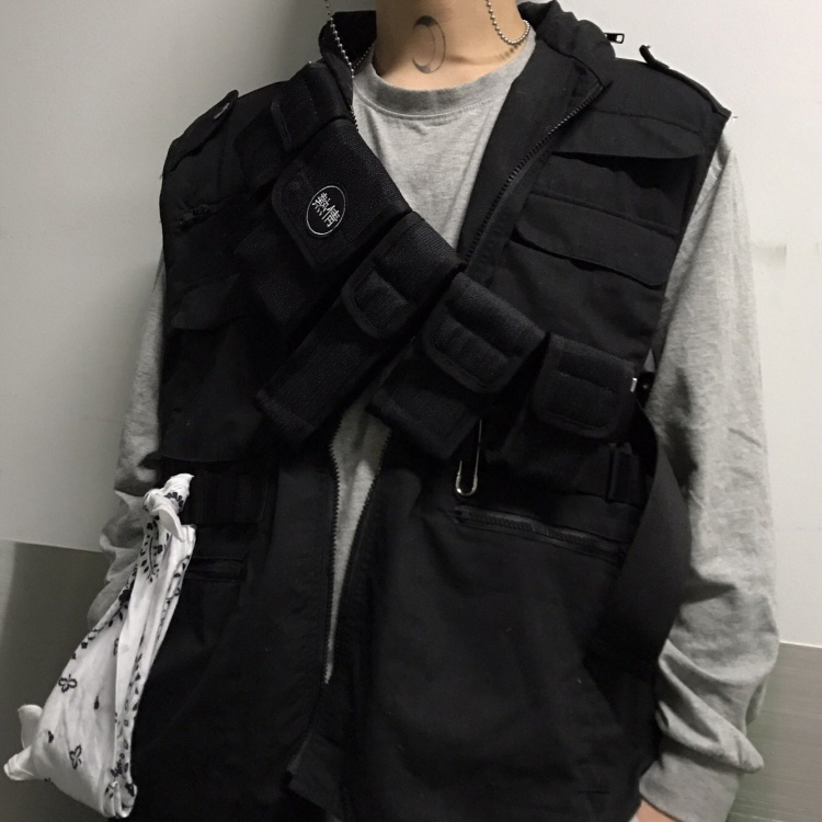 도름(DOLM) Utility Hip Sack Black