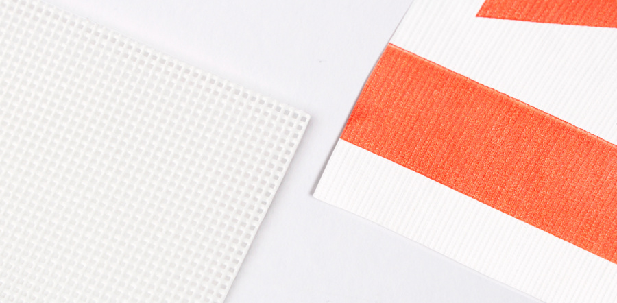 언더 컨스트(UNDER CONST.) 오피스 파우치 화이트