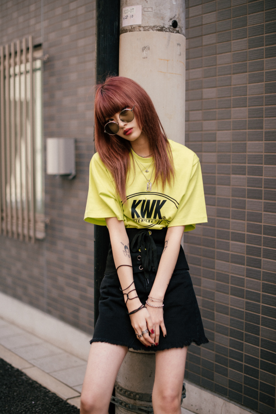 키치워크(KICHWORK) 18 SS KWK Logo T_Neon [NCT 마크 착용]