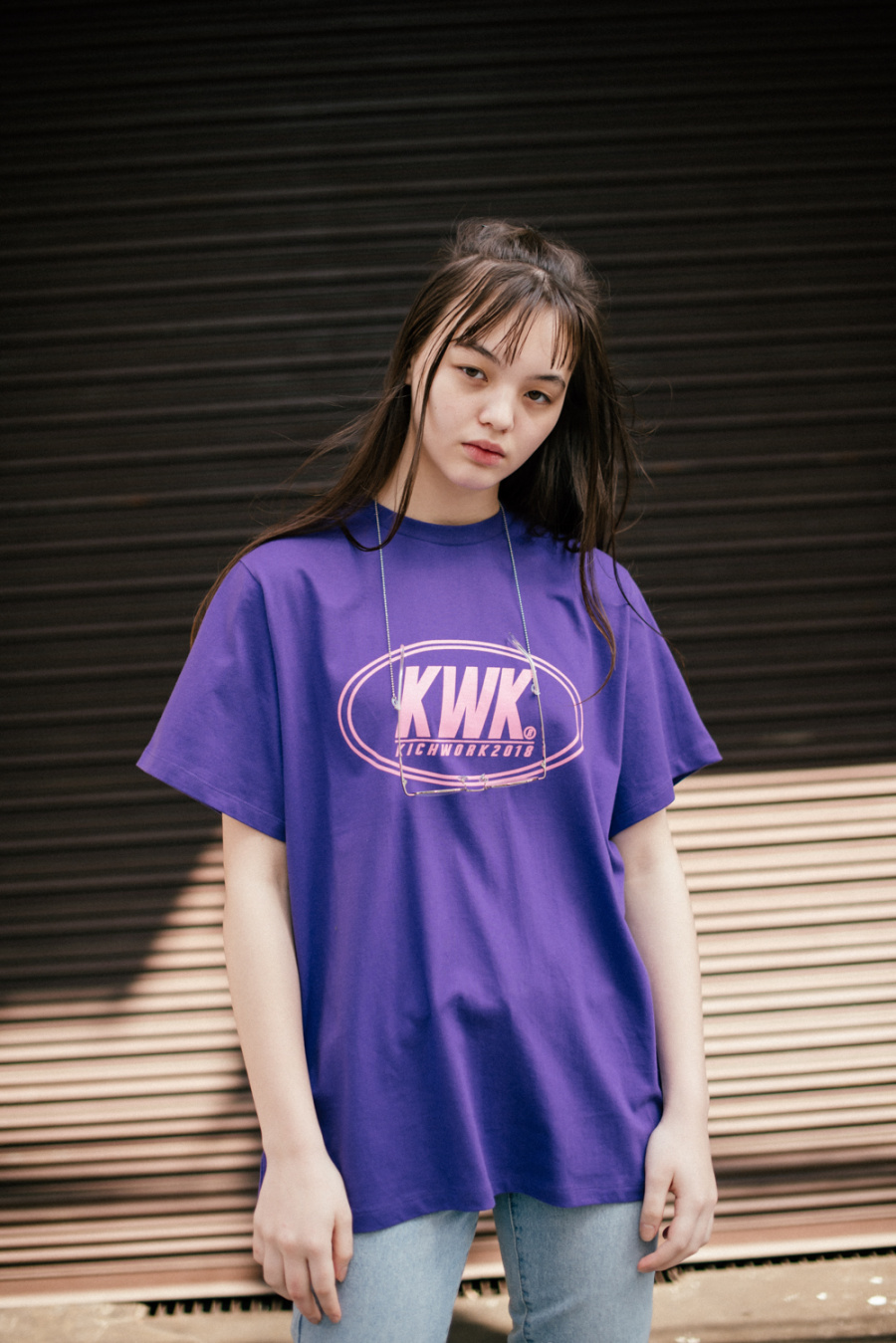 키치워크(KICHWORK) 18 SS KWK Logo T_Purple [NCT 해찬 착용]