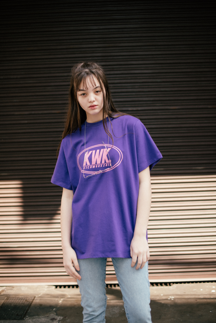 키치워크(KICHWORK) 18 SS KWK Logo T_Purple [NCT 해찬 착용]