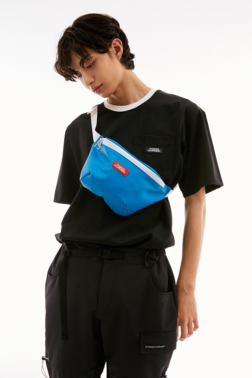 오버사이즈해프닝(OVERSIZE HAPPENING) 로고 벨트 백 블랙