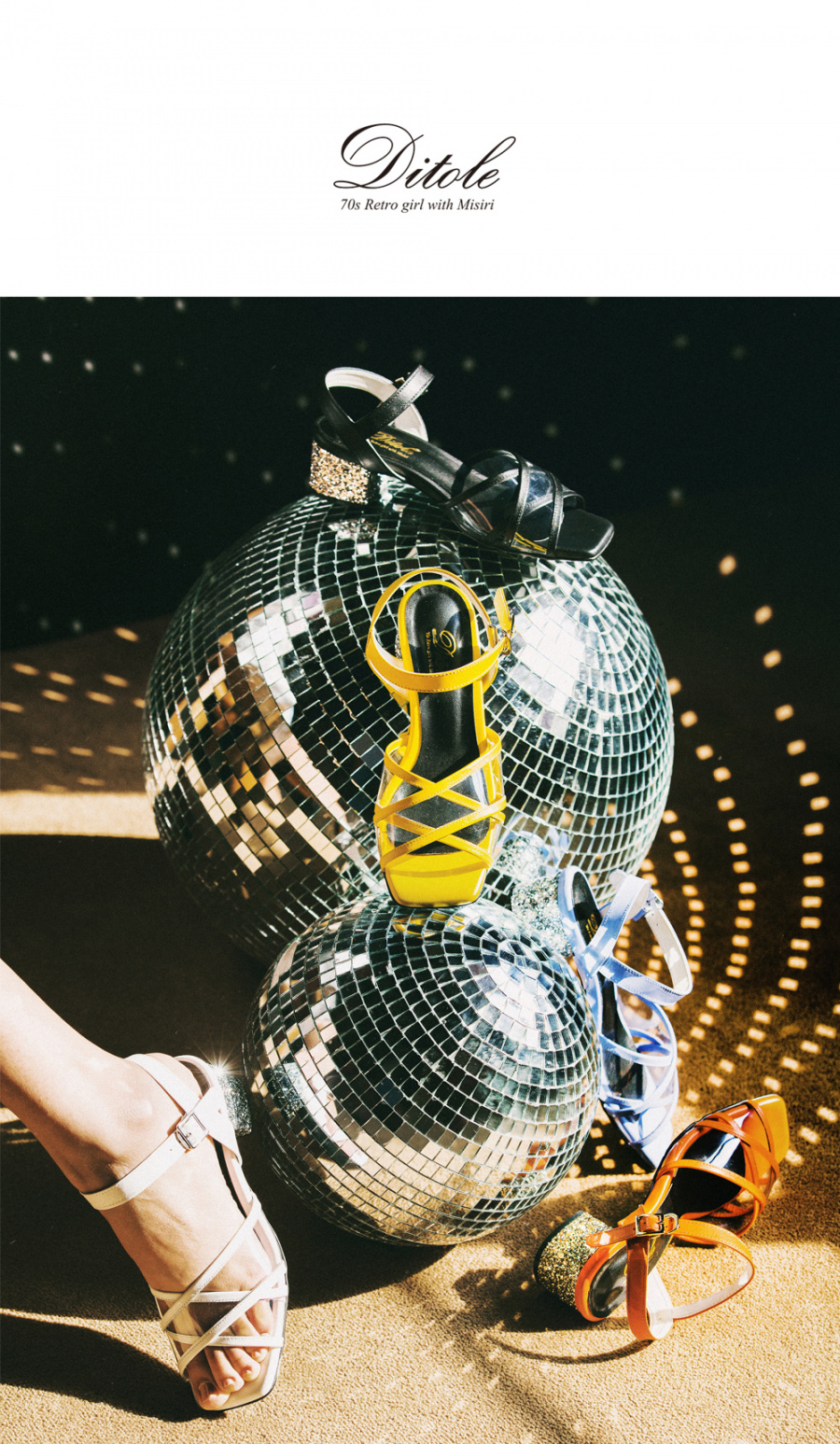 디토레(DITOLE) 블랙 가죽 투명 믹스 엑스스트랩 글리터힐 유리구두 노랑