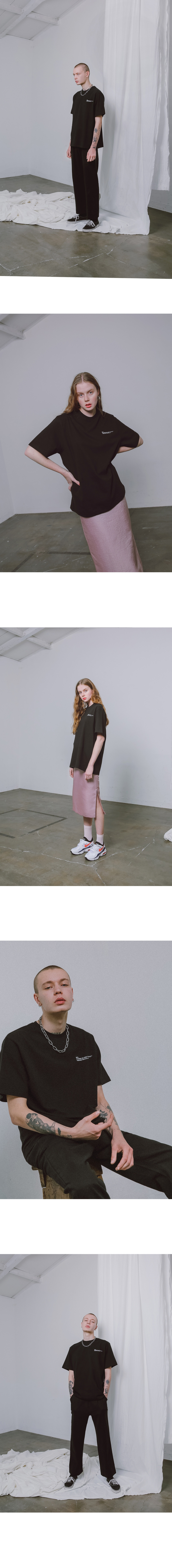 모어올레스(MORE OR LESS) (UNISEX) 1/2 COTTON T-SHIRT - BLACK