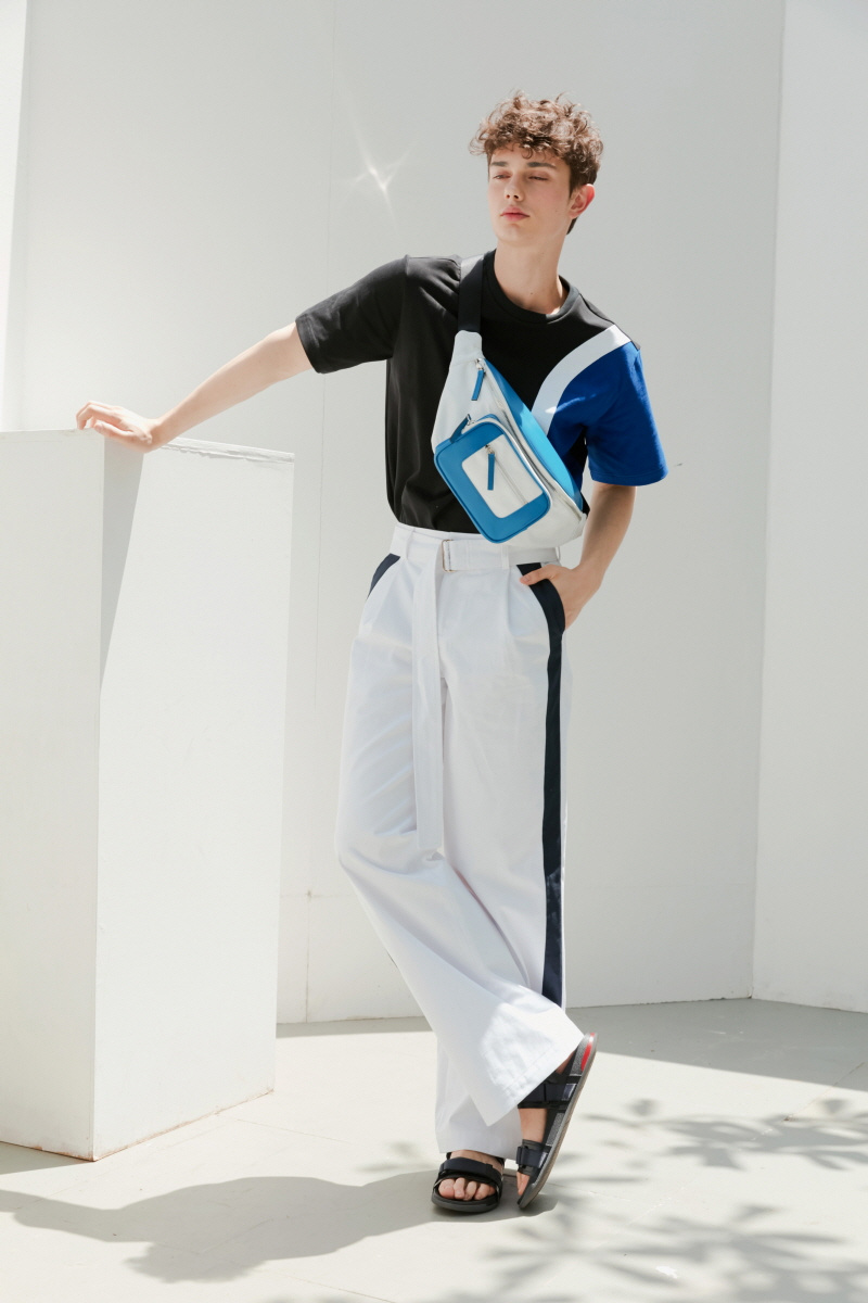 바니앤블랜치(BONNIE&BLANCHE) 레더 페니팩 (화이트)