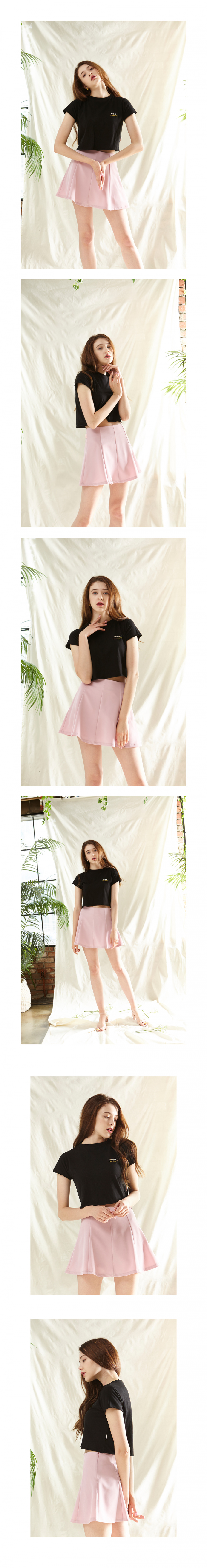 비바클래시(VIVACLASSY) 로고 반팔 크롭 티셔츠_블랙