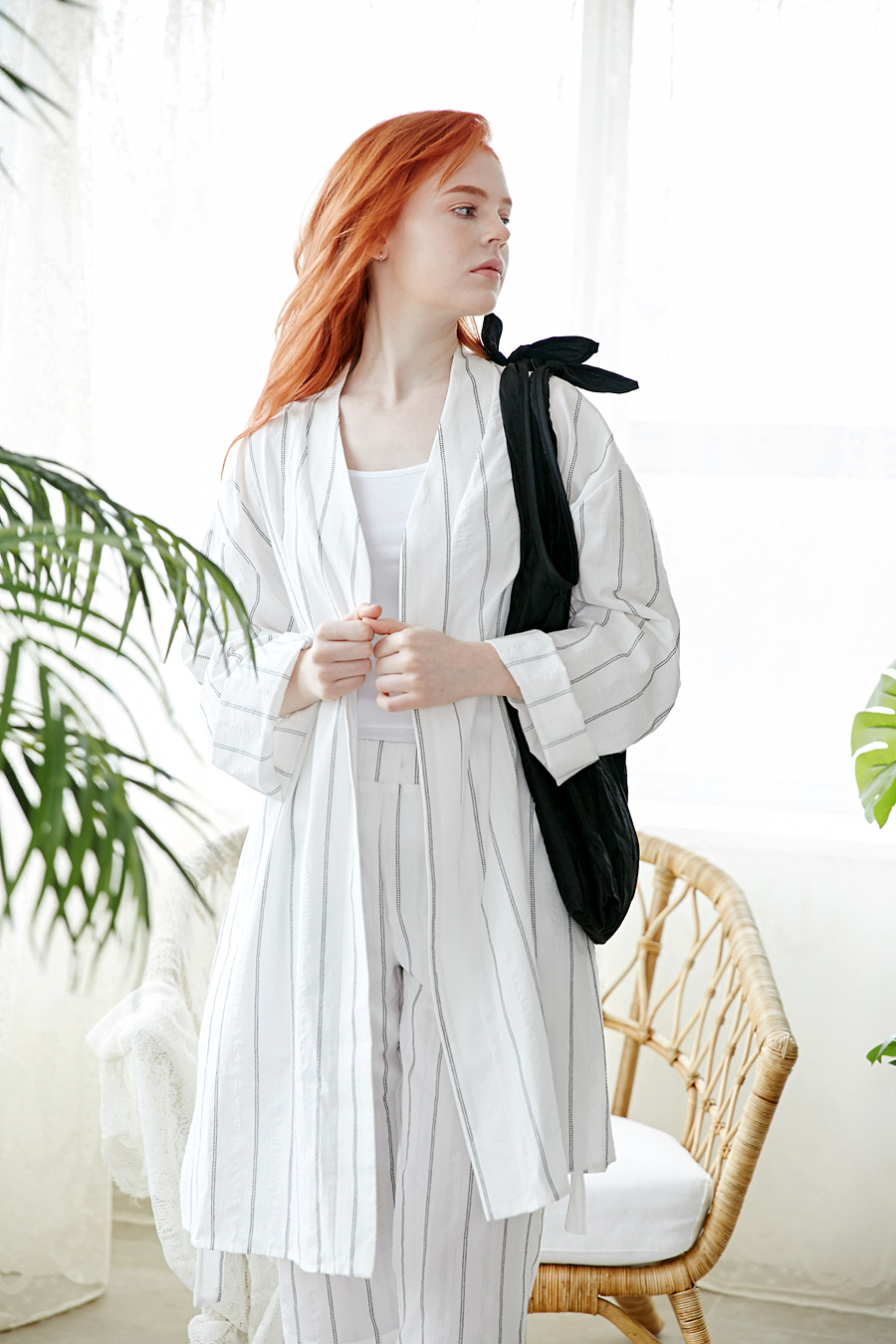 비엔센티(BIENSENTI) 매듭 쇼퍼백_black