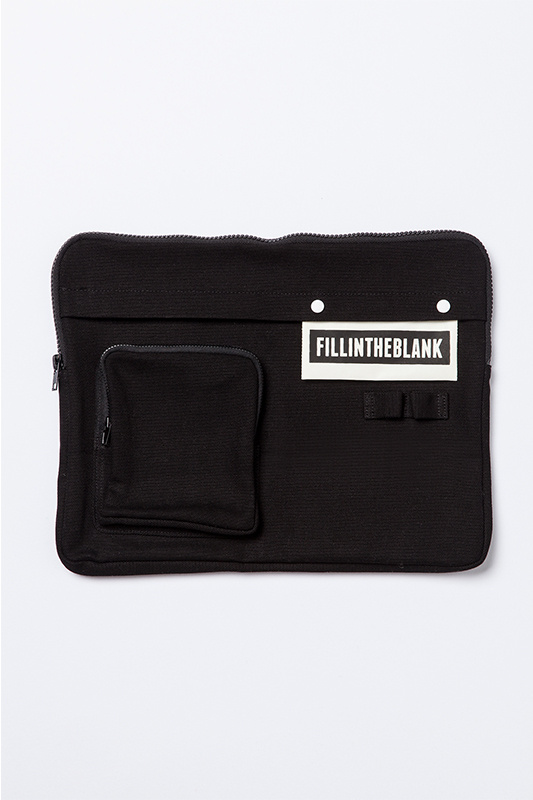 필인더블랭크(FILLINTHEBLANK) BLANK POCKET CLUTCH(black)