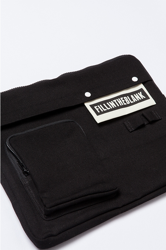 필인더블랭크(FILLINTHEBLANK) BLANK POCKET CLUTCH(black)