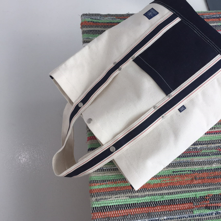 이스트인디고(EASTINDIGO) 미니트레블백 블랙