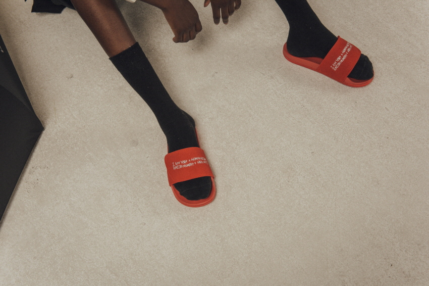 슈펜(SHOOPEN) 아임낫어휴먼비잉 X 슈펜 CRUSH 슬리퍼