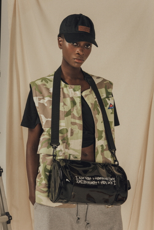 슈펜(SHOOPEN) 아임낫어휴먼비잉 스윔백