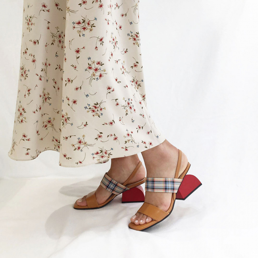 피에스메리제인(PSMARYJANE) PP8004 Ribbon Block Sandal camel