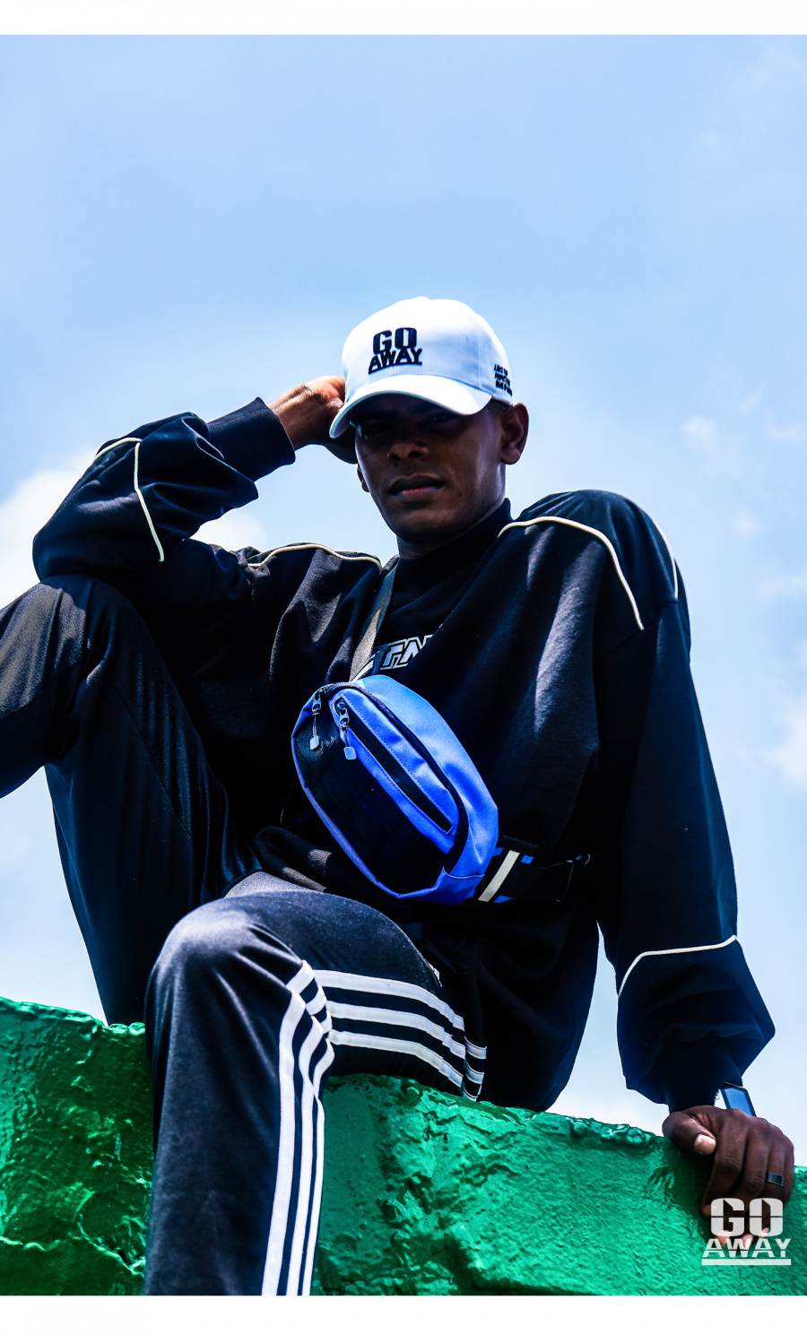 고어웨이(GO AWAY) 베리어스 웨이스트 백 (블루)