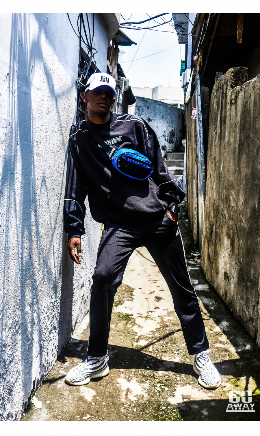 고어웨이(GO AWAY) 베리어스 웨이스트 백 (블루)