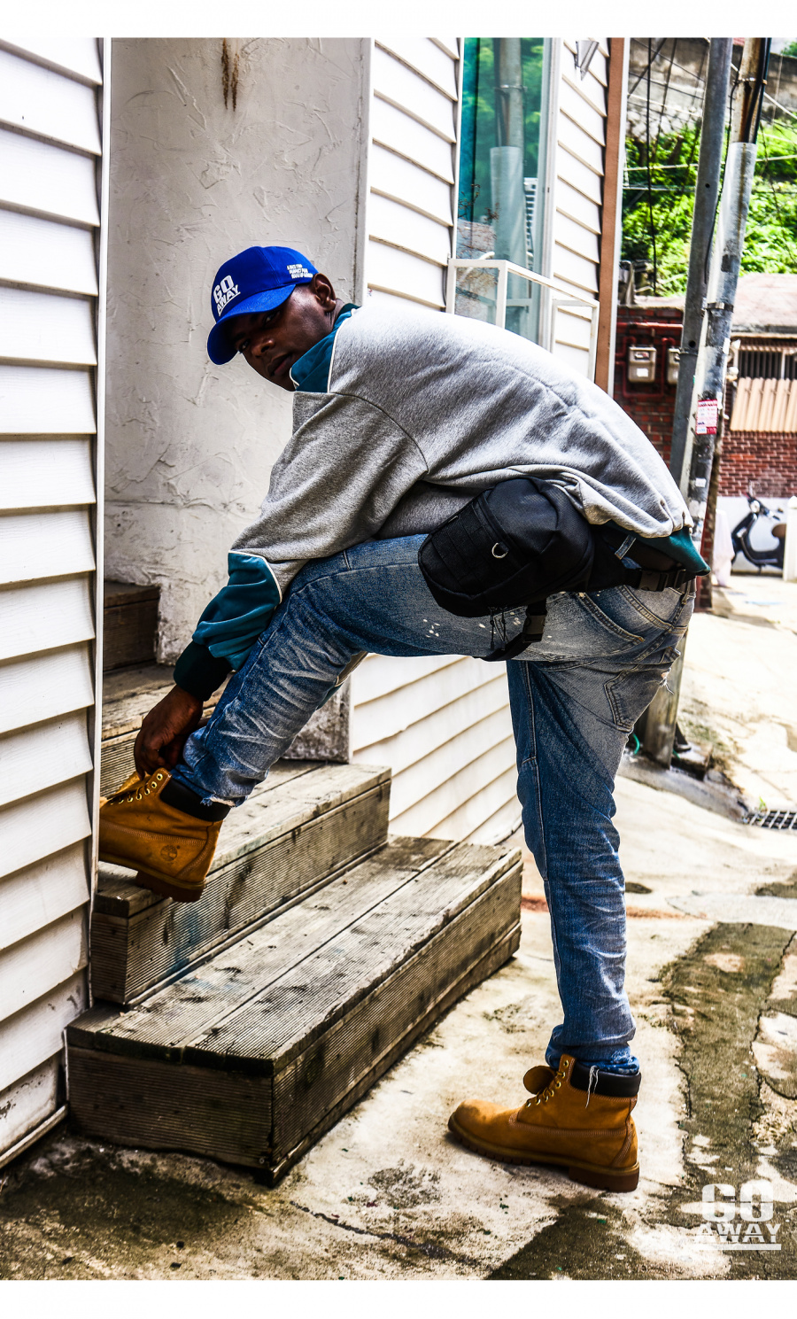 고어웨이(GO AWAY) 베리어스 레그 백 (블랙)