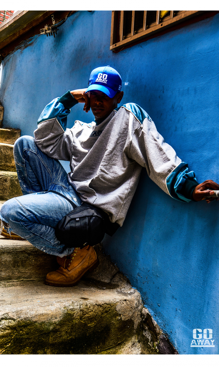 고어웨이(GO AWAY) 베리어스 레그 백 (블랙)