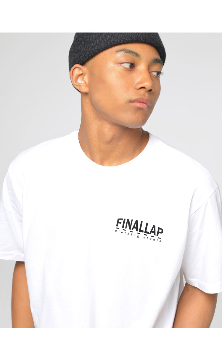 파이널 랩(FINALLAP) 스퀘어 박스 레터링 티셔츠