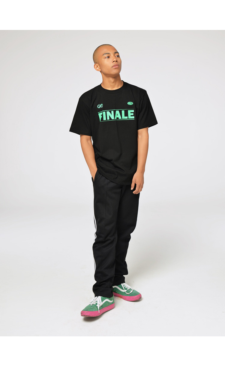 파이널 랩(FINALLAP) 피날레 로고 티셔츠